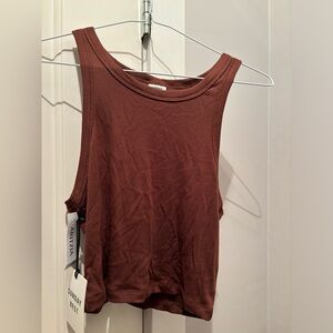 Sunday best honor tank crop